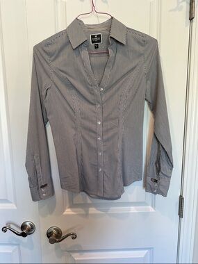 Express women’s Black & White Pinstripe Button-Front Dress Shirt